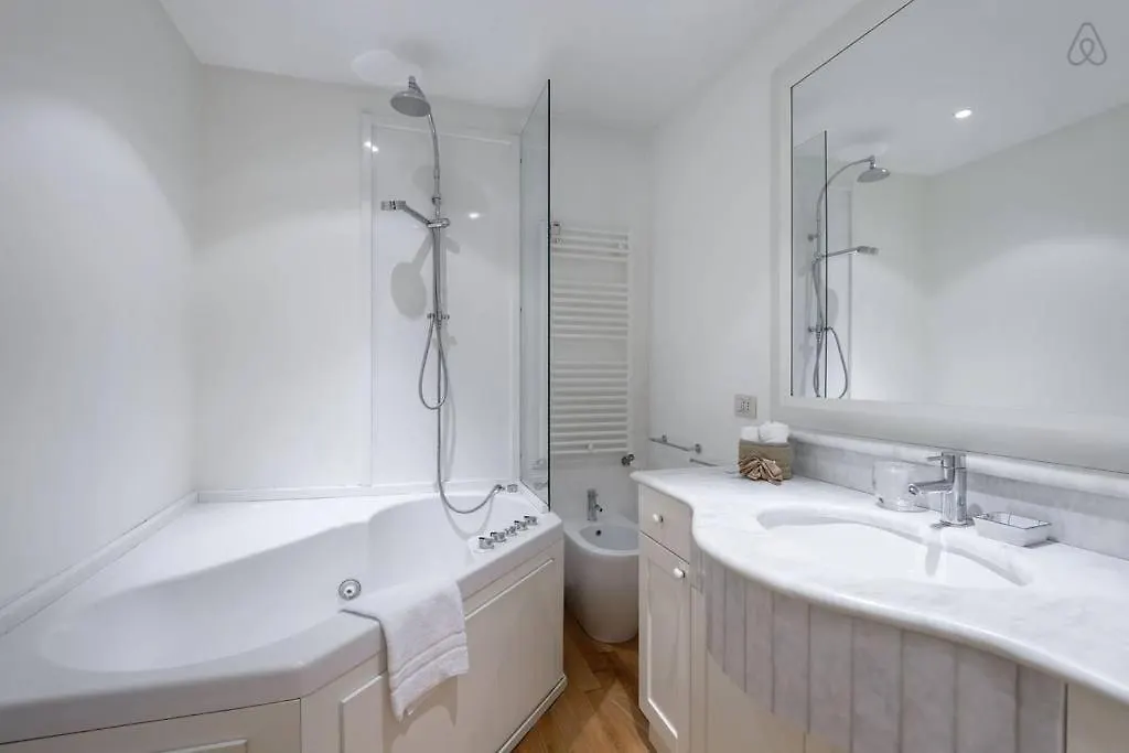 Vatican Ideal Apt For Family/Couple, A/C, Jacuzzi Rome Apartment